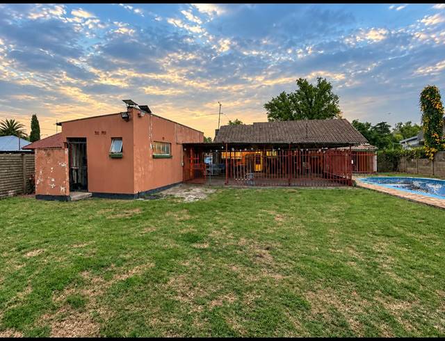 3 BEDROOM HOUSE FOR SALE IN THREE RIVERS
